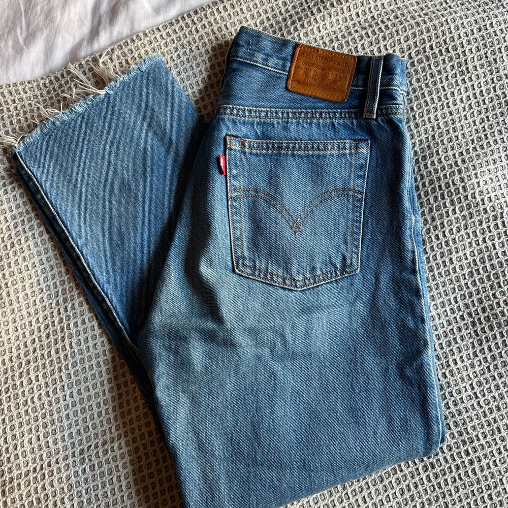 Levi's Women’s Wedgie Straight Jeans with a Raw hem